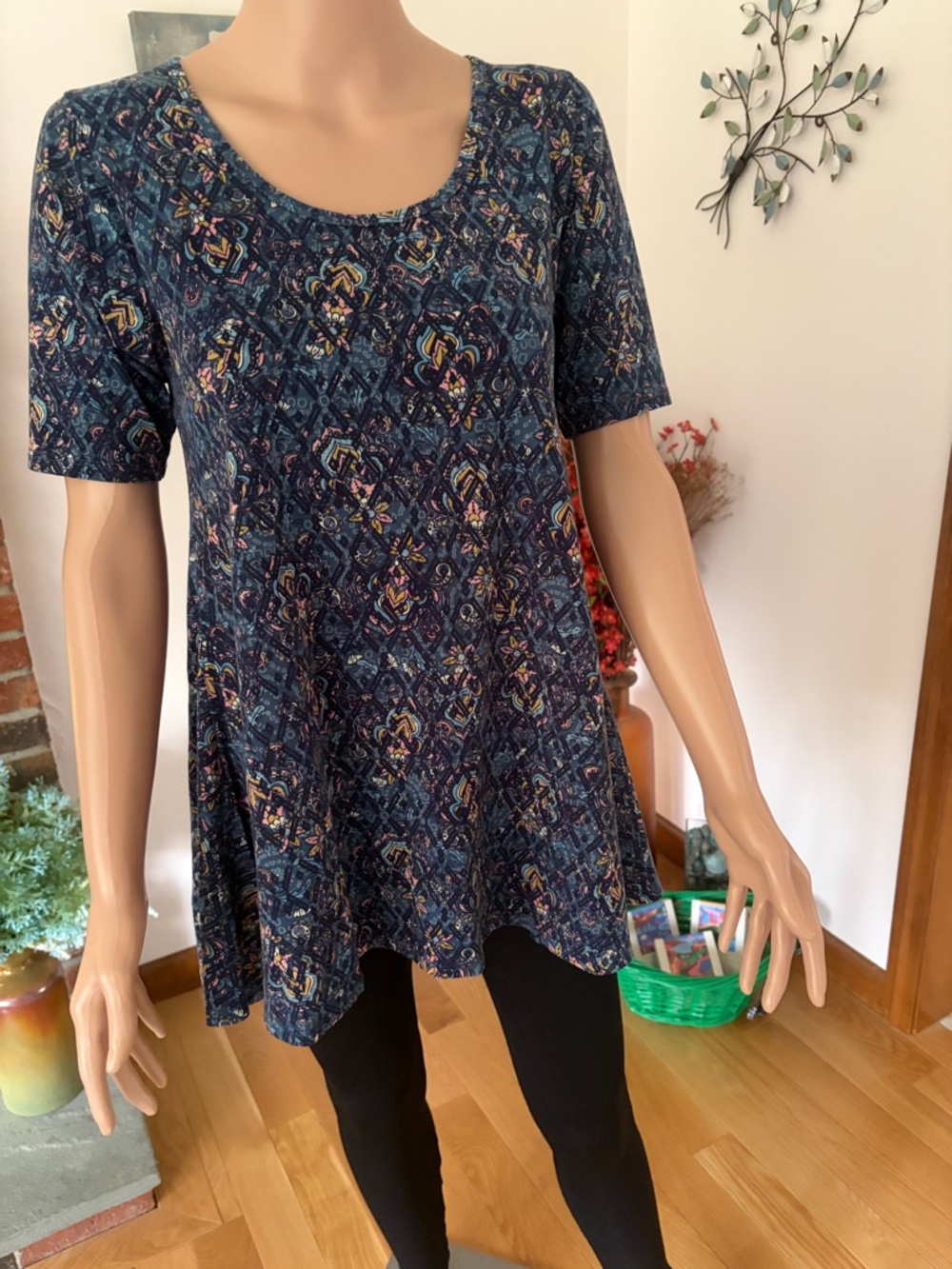 LuLaRoe Navy Multicolor Scoop Neck Tunic